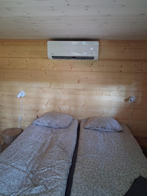 air conditioner, air conditioner