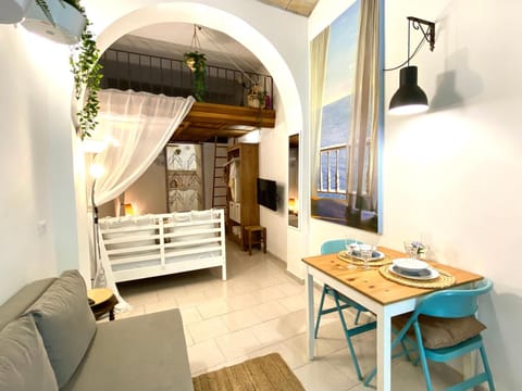 Living room, Dining area