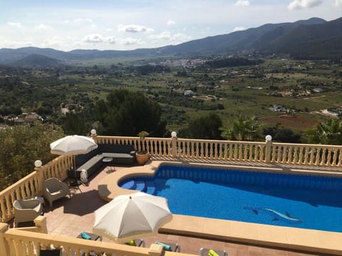 View (from property/room), Mountain view, Pool view, Swimming pool