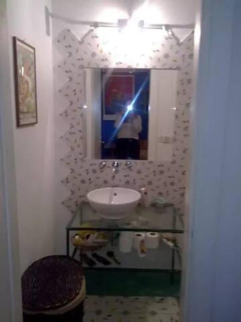 Torretta 16 red room Vacation rental in Tuscania