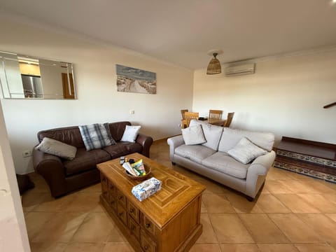 Living room, Lounge or bar