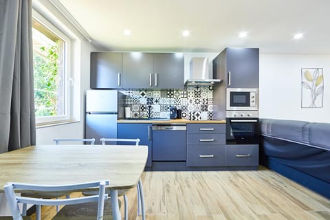 Kitchen or kitchenette, Living room, Dining area, dishwasher