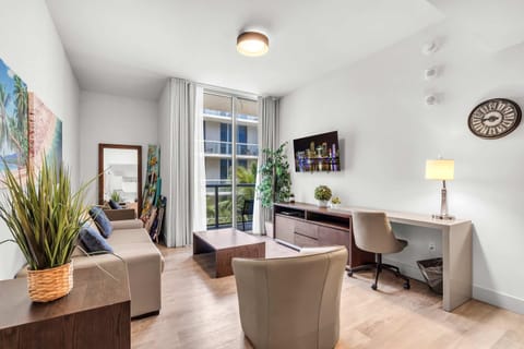 Condo with 1 Bedroom Terrace and Hot Tub House in Hollywood Beach