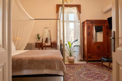 Le Nid The Nest of Beauty House in Chania