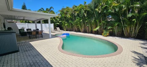 Family Pool Home Close to Naples' Best Beaches Villa in Naples