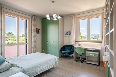 Living room, Bedroom