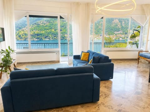 Communal lounge/ TV room, TV and multimedia, Living room, Garden view, Lake view, heating, air conditioner
