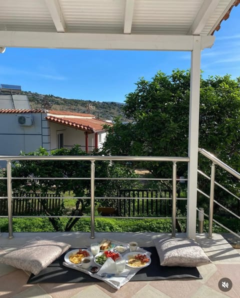 Dema Guesthouse Bed and Breakfast in Ksamil