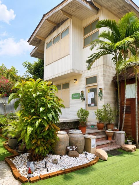 Property building, Patio, Garden