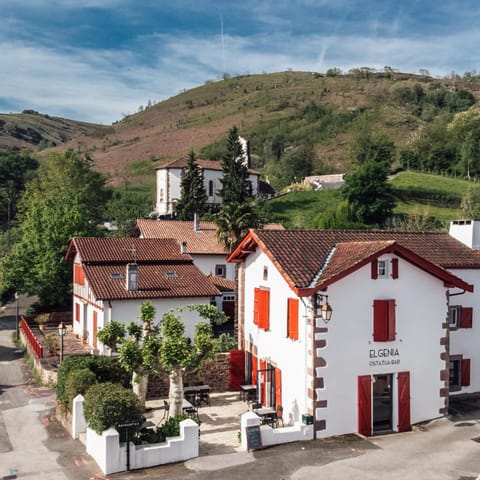 Property building, Neighbourhood, Mountain view