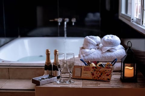 Hot Tub, Hot Tub, Bathroom
