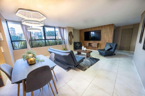 Communal lounge/ TV room, TV and multimedia, Living room, Evening entertainment