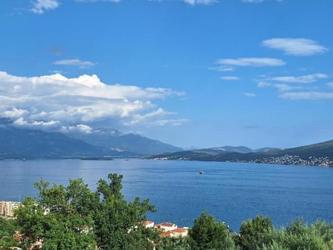 Acacia Hills A7 Apartment Apartment in Kotor Municipality