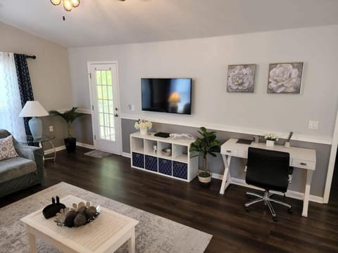 Gorgeous condo at River Oaks golf grounds House in Carolina Forest