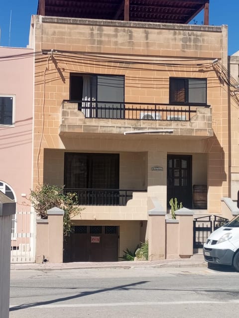 Property building, Street view