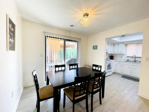 Breeze away beach cottage North Myrtle Beach House in Atlantic Beach