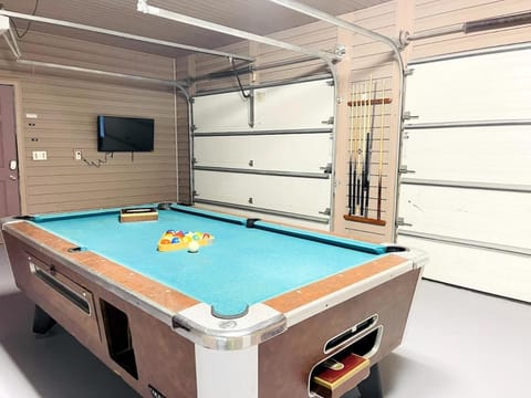 Spacious duplex short walk to the beach shared Pool House in Crescent Beach