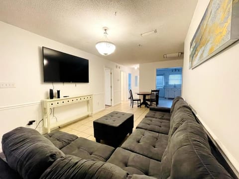 Spacious duplex short walk to the beach shared Pool House in Crescent Beach