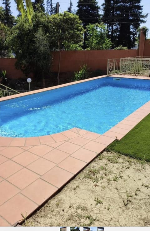 Cosy studio piscine eze bord de mer Apartment in Eze