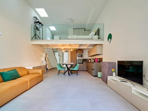 TV and multimedia, Seating area