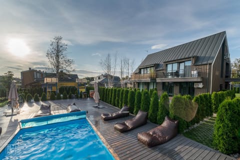 Property building, Pool view, Swimming pool, Swimming pool, sunbed