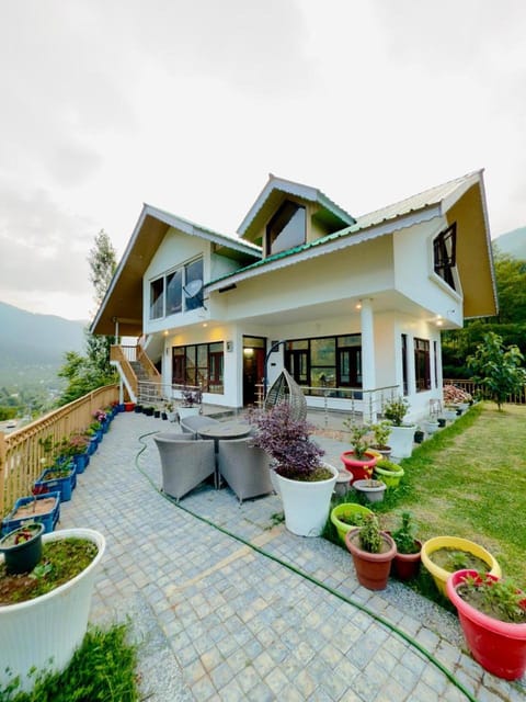 Property building, Garden