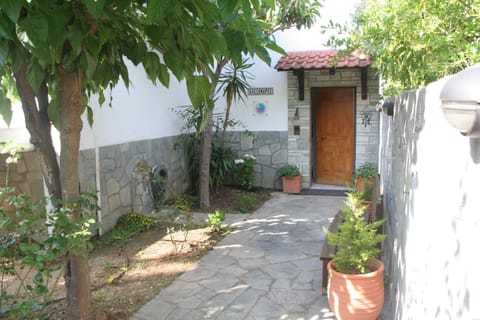 Facade/entrance, Garden