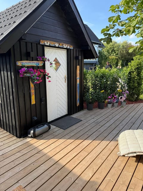 Happy Mermaid Garden Cabin Cabin in Aalborg