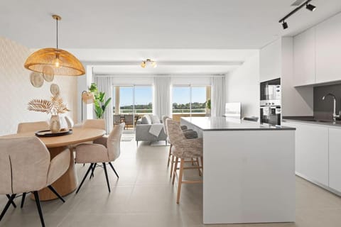 Kitchen or kitchenette, Seating area, Dining area, oven, stove