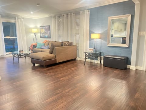 Family Circle in Embry Hills Chalet in Doraville