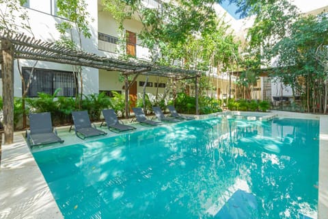 Swimming pool