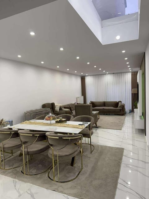 House for TOMMORLAND 700 m in Boom 2850 House in Flanders