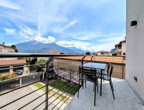 Property building, Day, Natural landscape, View (from property/room), Balcony/Terrace, Dining area, Mountain view