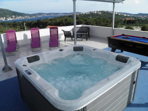 Hot Tub, Spa and wellness centre/facilities