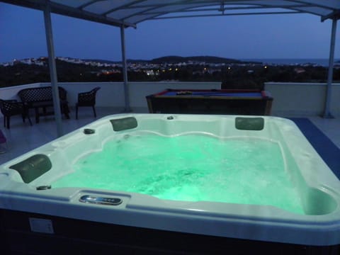 Hot Tub, Spa and wellness centre/facilities