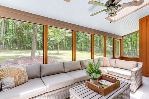 about 1 Mi to Dtwn Alpharetta Home with Screened Porch! House in Alpharetta