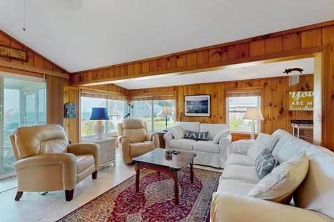 Lazy Lake Days House in Malletts Bay