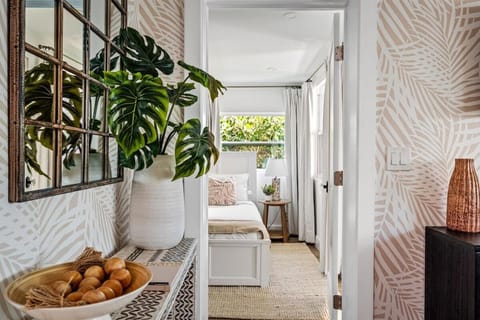 Sleeps 11 Walk to Atlantic Pool w Sun Deck House in Delray Beach