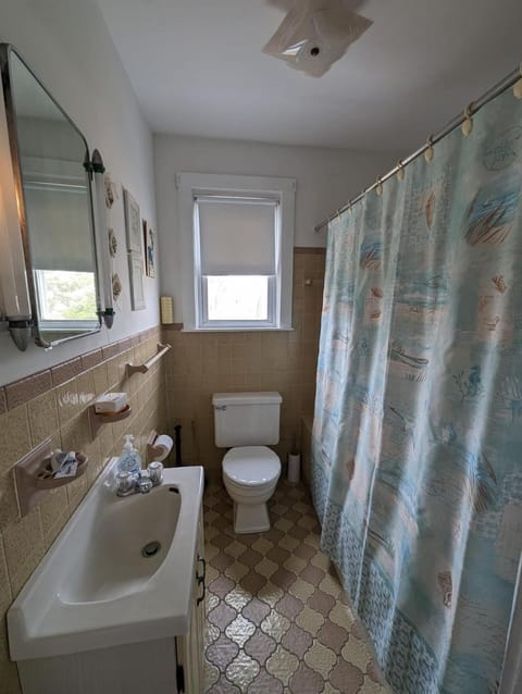 Heart of Beach Haven - Bay view House in Beach Haven