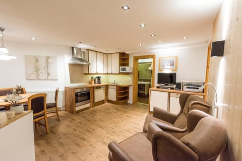 Kitchen or kitchenette, Living room