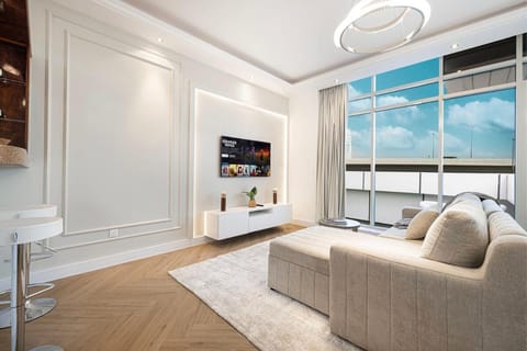 Lux 3BHK in Marina with Pool Table Opal 305 Apartment in Dubai