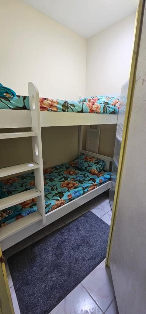 Bedroom, bunk bed