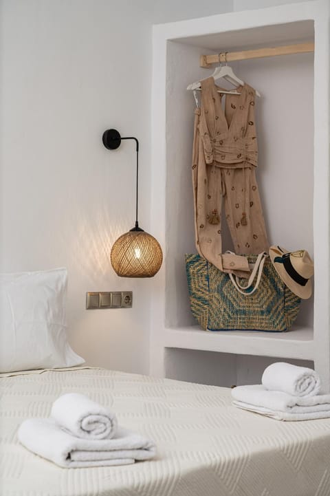 Bed, Bedroom, towels, wardrobe