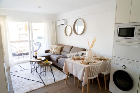 Dining area, kitchen