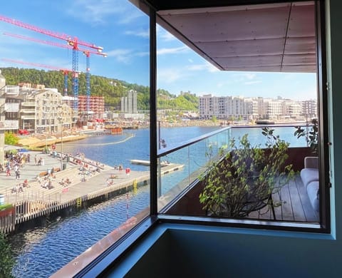 View (from property/room), Balcony/Terrace, City view, Sea view