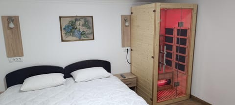 Spa and wellness centre/facilities, Photo of the whole room, Bedroom