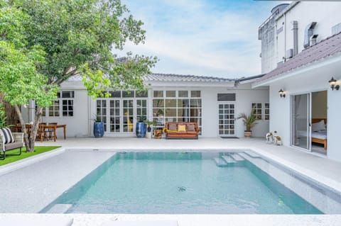 Property building, Swimming pool