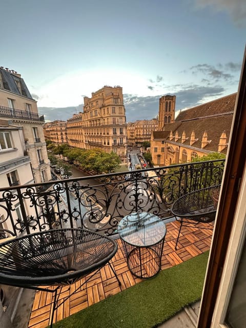 Day, View (from property/room), Balcony/Terrace, City view