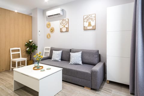 Living room, air conditioner