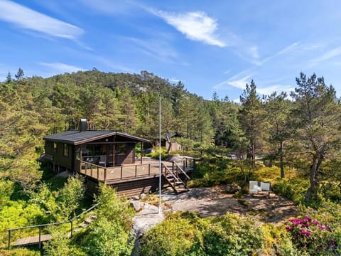 Property building, Natural landscape, Garden view, Mountain view